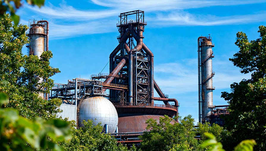 Gestão Ambiental Industrial: prevenção de passivos, monitoramento técnico e redução de custos com foco estratégico